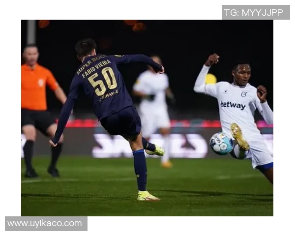 友谊赛精彩回顾：里昂大胜波尔图四球逆转全场激情