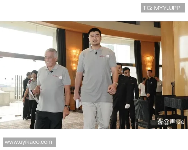 姚明身高失控引发热议球场传奇如何面对身高带来的挑战与机遇