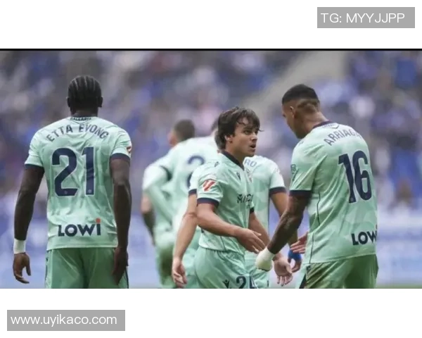 意甲焦点战里昂绝杀巴萨补时进球引发争议判罚全场沸腾