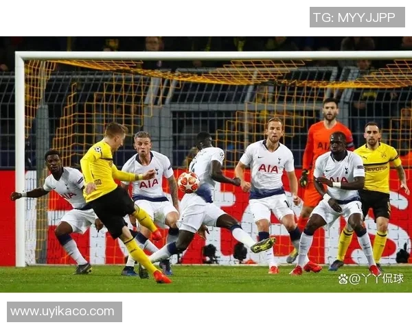 欧冠大战：多特蒙德大胜里昂红牌事件引发全场热议与十大精彩进球回顾