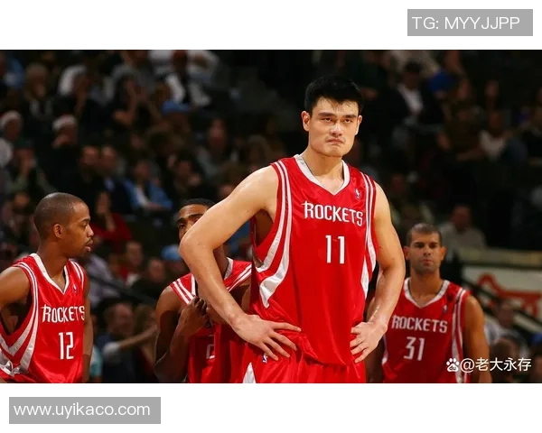 球星与姚明的传奇交锋：篮球场上的巅峰对决与友谊故事