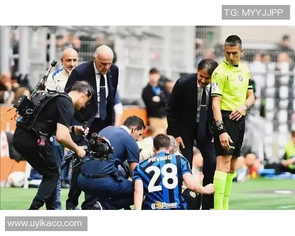 英超精彩对决曼城逆转国米乌龙球引发争议判罚全场沸腾