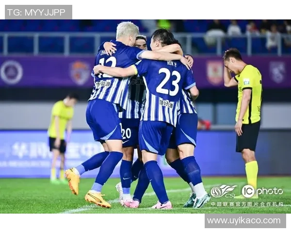 中超精彩对决曼联逆转拜仁乌龙球引发全场狂欢与转会热议