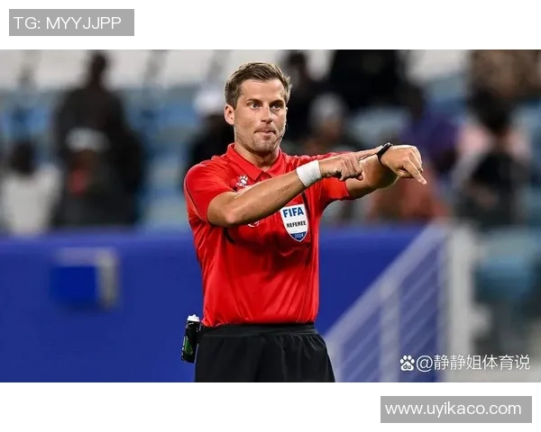 足总杯激战曼联与本菲卡平局争议判罚引发全场热议与不满