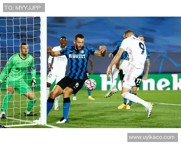 里昂主场狂胜波尔图五球大捷友谊赛精彩瞬间回顾与点评