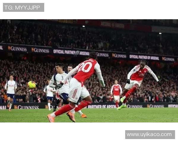 德甲激战AC米兰与热刺战成平局帽子戏法点燃全场激情与战术分析