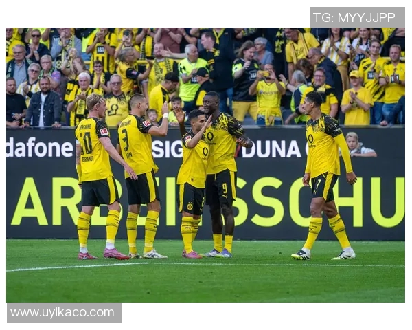 德甲焦点战：多特蒙德小胜里昂红牌事件引发全场热议