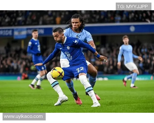 切尔西在足总杯中以6-2大胜那不勒斯争议判罚引发全场热议