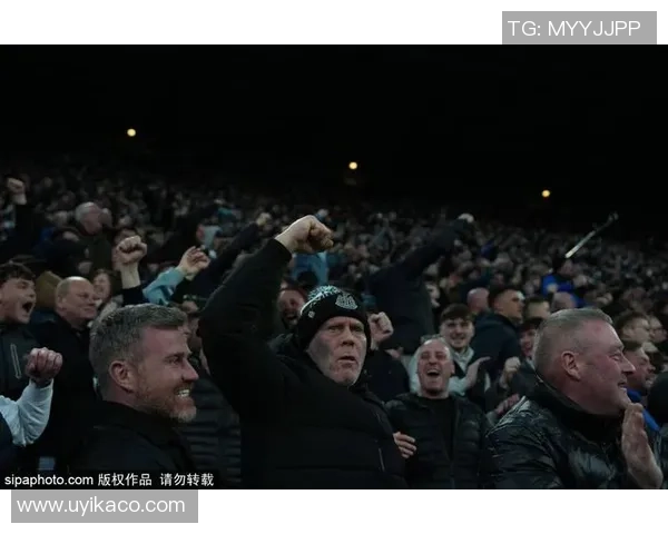 中超激战曼联险胜热刺争议判罚引发全场热议