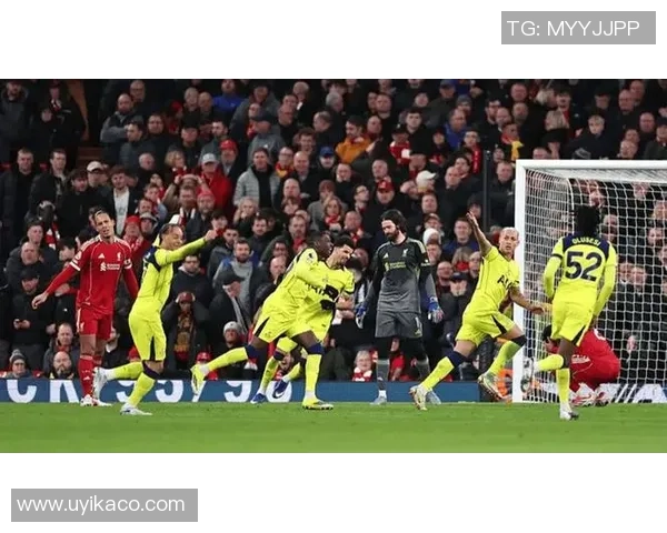 英超激战利物浦大胜热刺乌龙球引发全场狂欢与转会传闻热议 英超激战利物浦大胜热刺乌龙球引发全场狂欢与转会传闻热议