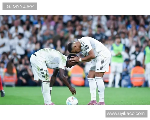 西甲经典对决皇马狂胜巴萨五球大捷上演帽子戏法引爆全场激情 西甲经典对决皇马狂胜巴萨五球大捷上演帽子戏法引爆全场激情